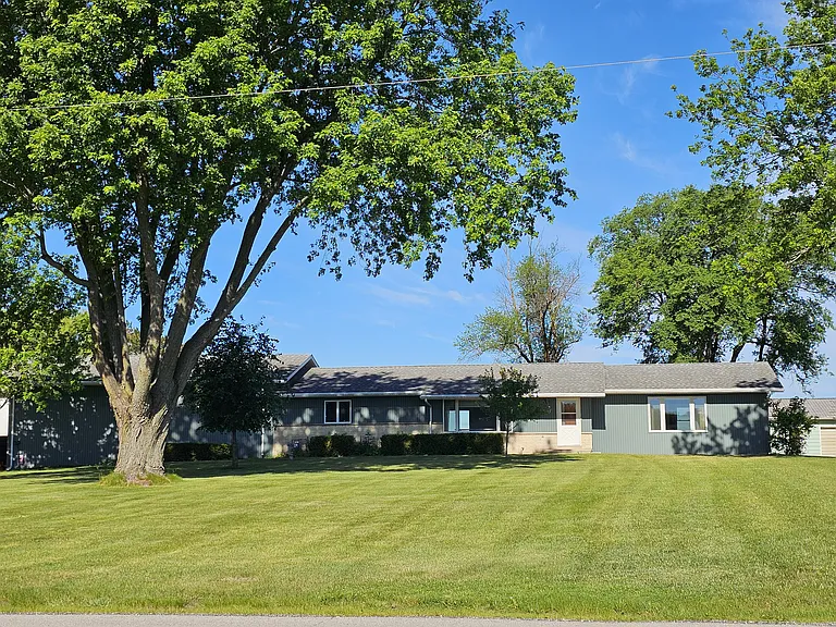 W330N9225 W Shore Dr — Photo 1