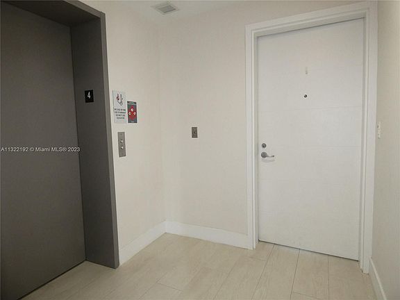 3rd image of 16385 Biscayne Blvd Unit 416