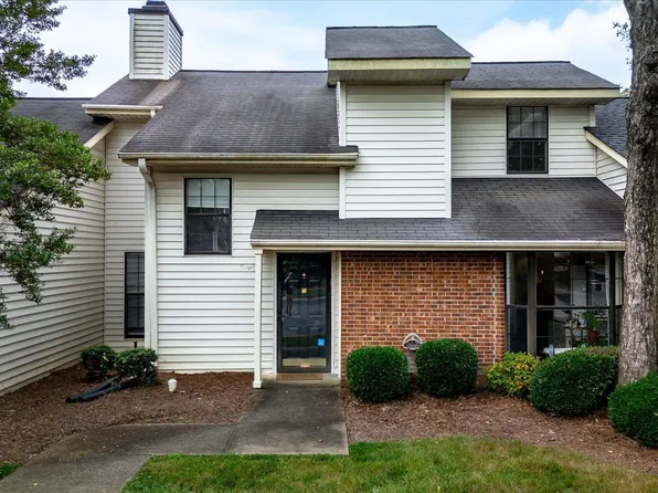 4 Forest Lake Dr, Simpsonville, SC 29681