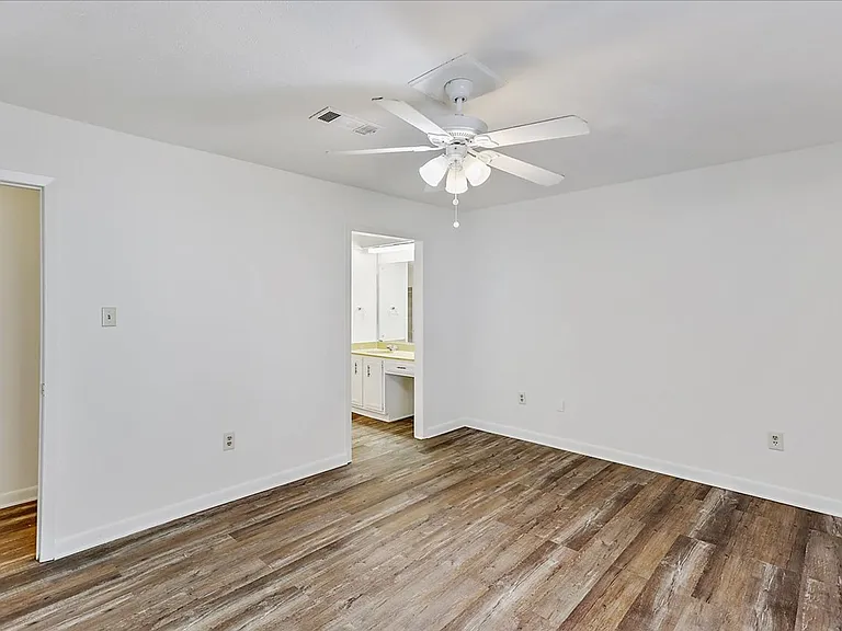 1140 Greymont Ave — Photo 22