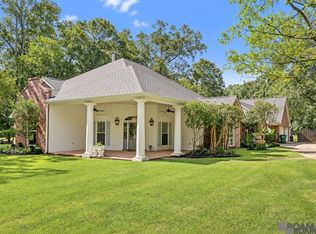 8812 Wildwood Dr, Denham Springs, LA 70706