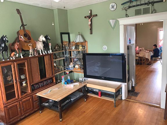 2nd image of 2715 N Lawndale Ave