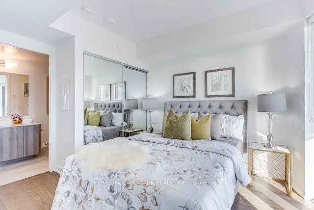 11 Wellesley St W #3705 — Photo 11