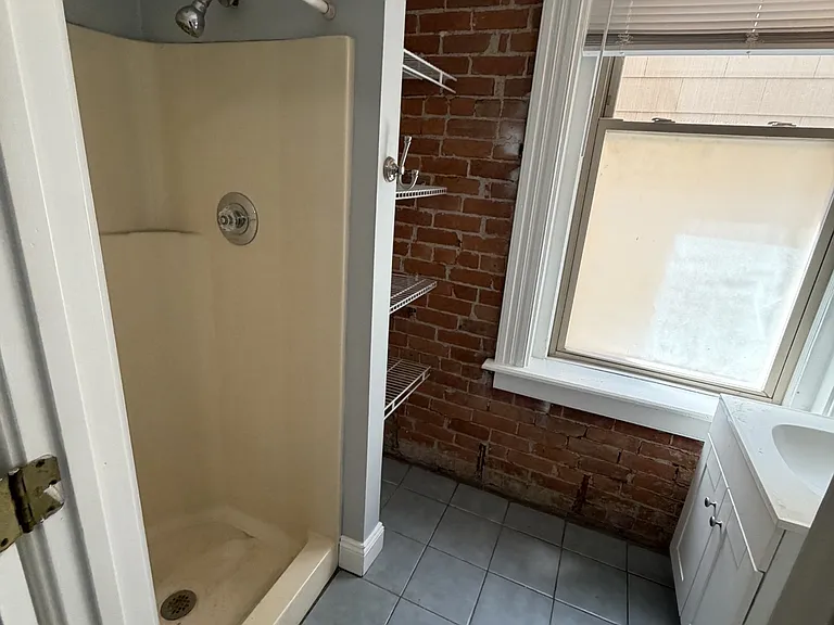 2357 W Clifton Ave #1 — Photo 8