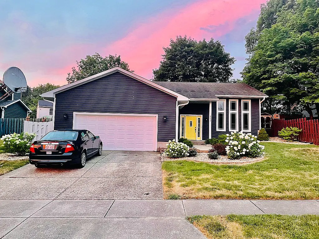 953 E Marlin Dr photo 1
