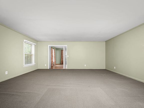 5th image of 327 Minerva Dr