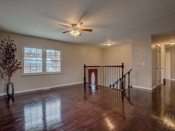 3rd image of 3540 Jacqueline Dr