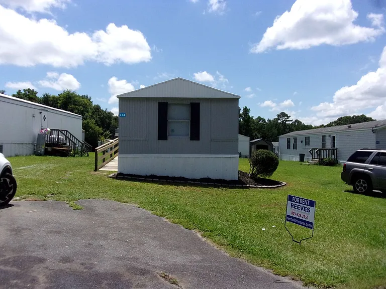 314 Clayton Ave — Photo 2