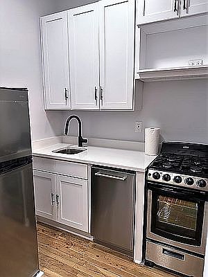 3rd image of 418 E 77th St APT 4B