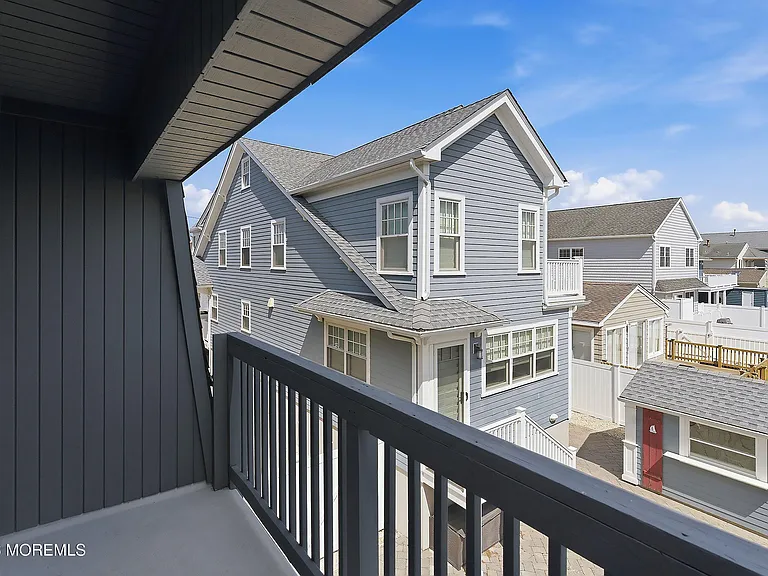 75 Grand Central Ave #6 — Photo 9