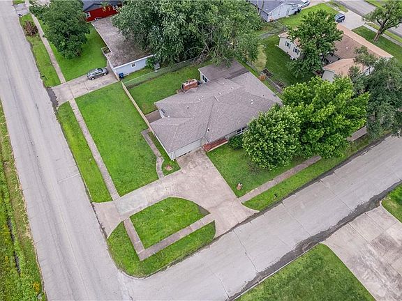 3rd image of 1210 N 18th Pl