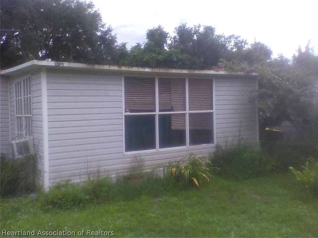 3 bed, 1.0 bath, 960 sqft, $700 — Photo 3