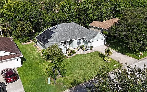 2nd image of 18 Manderley Ln