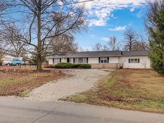 3rd image of 210 W Mount Vernon Road