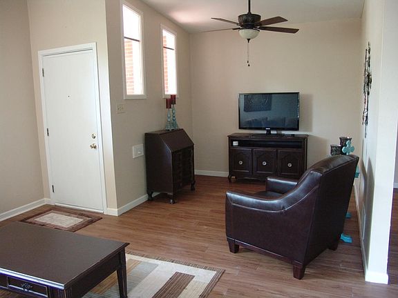 5th image of 423 Merchant St