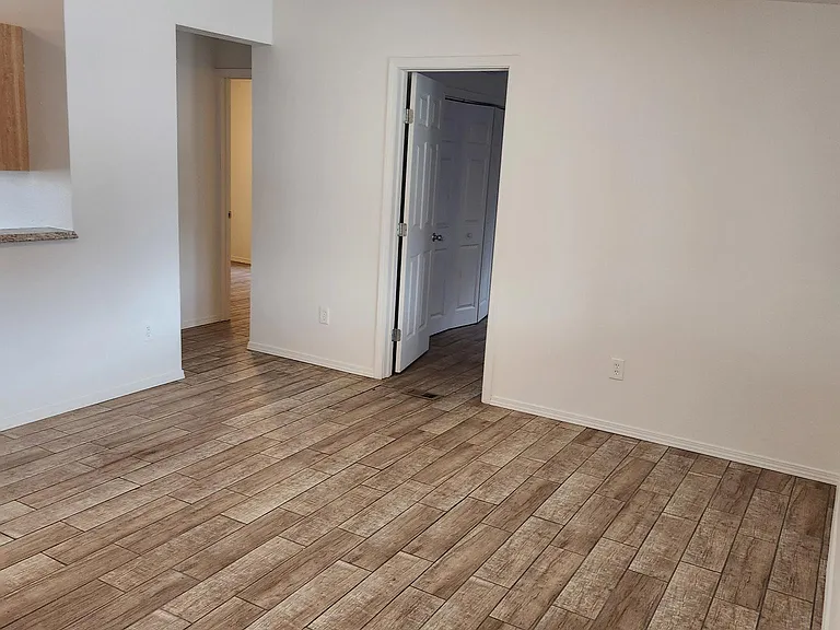 1603A Agua Fria St — Photo 3