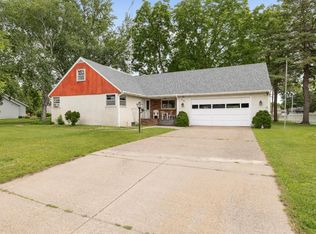 515 6th St SE, Little Falls, MN 56345