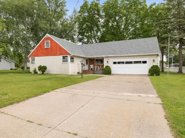 515 6th St SE, Little Falls, MN 56345