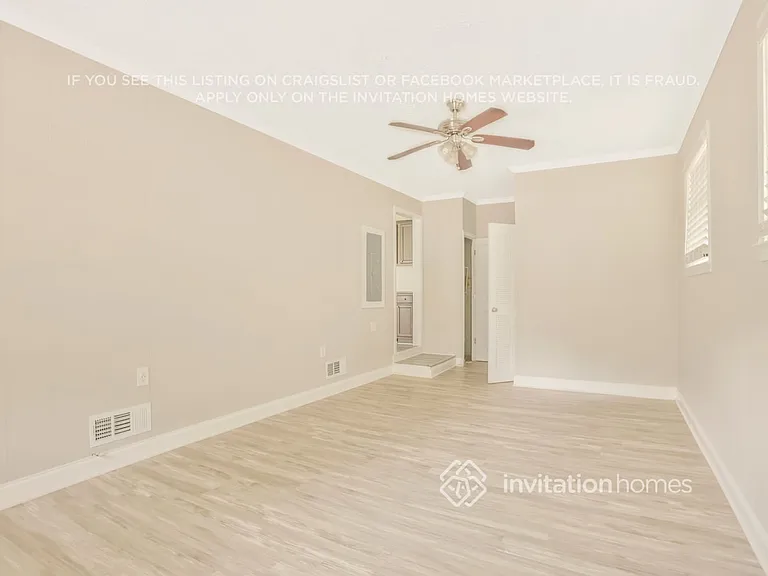 3245 Tulip Dr — Photo 9