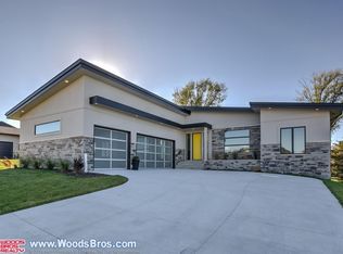 6509 Boulder Ridge Rd, Lincoln, NE 68526