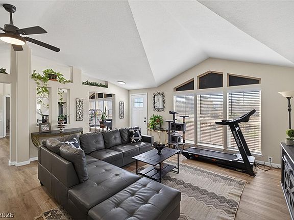 5th image of 881 Luella Ct