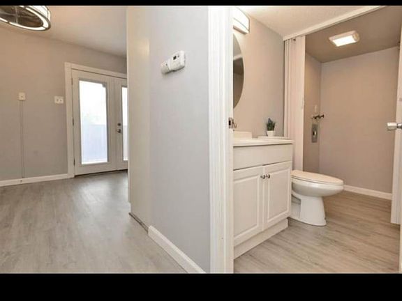 5th image of 1037 Avenue H St