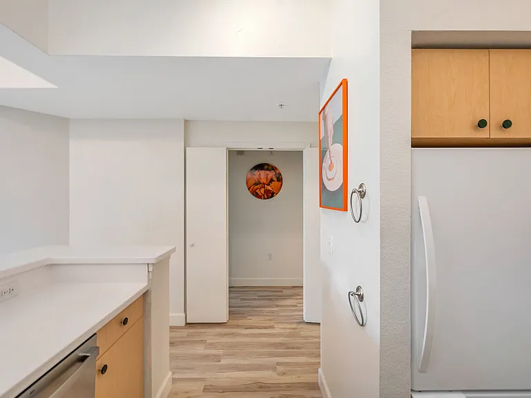 100 4th Ave S #424 — Photo 11
