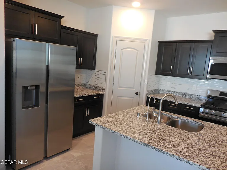 12817 Giovanni Grajeda Ave — Photo 6