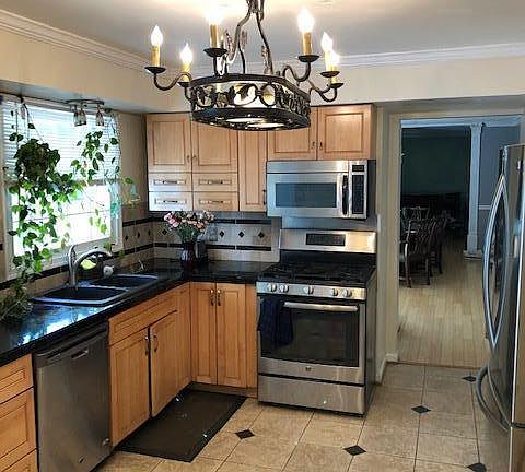 5th image of 9801 Bronte Dr