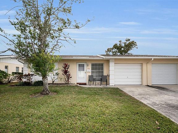 3rd image of 1055 Loch Haven Dr S