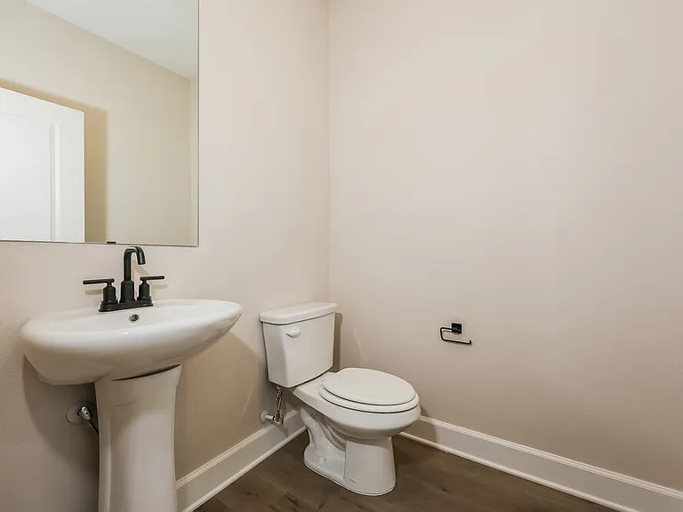 309 Magnolia Blvd — Photo 16