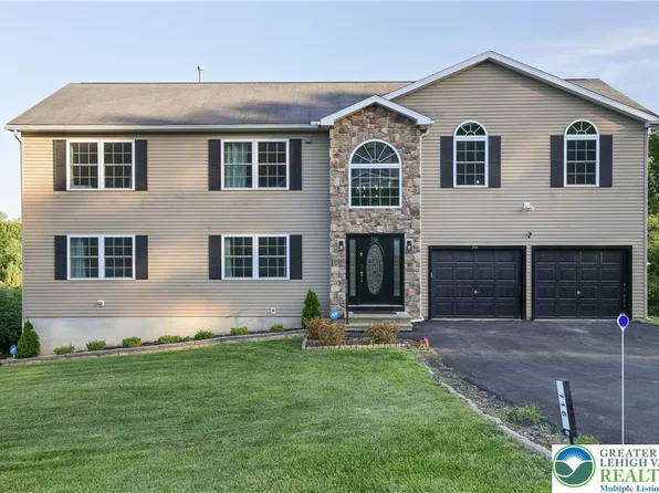 716 Yoke Ter, Stroudsburg, PA 18360