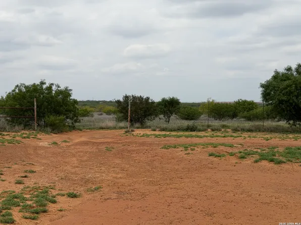 6336 N 1557, Carrizo Springs, TX 78834