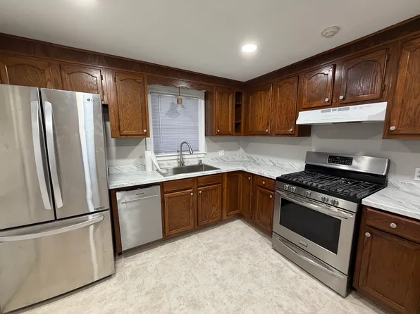 7 King Phillip Dr, North Kingstown, RI 02852