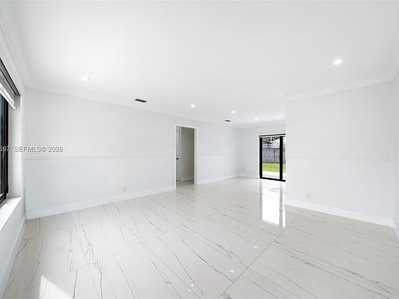 4th image of 2401 SW 45th Ave