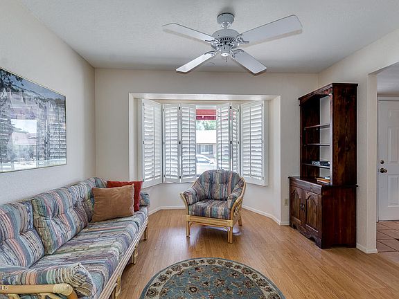 4th image of 408 E Helena Dr