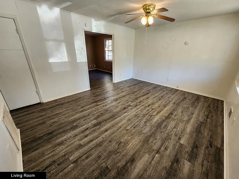 4516 Bluff Rd — Photo 4