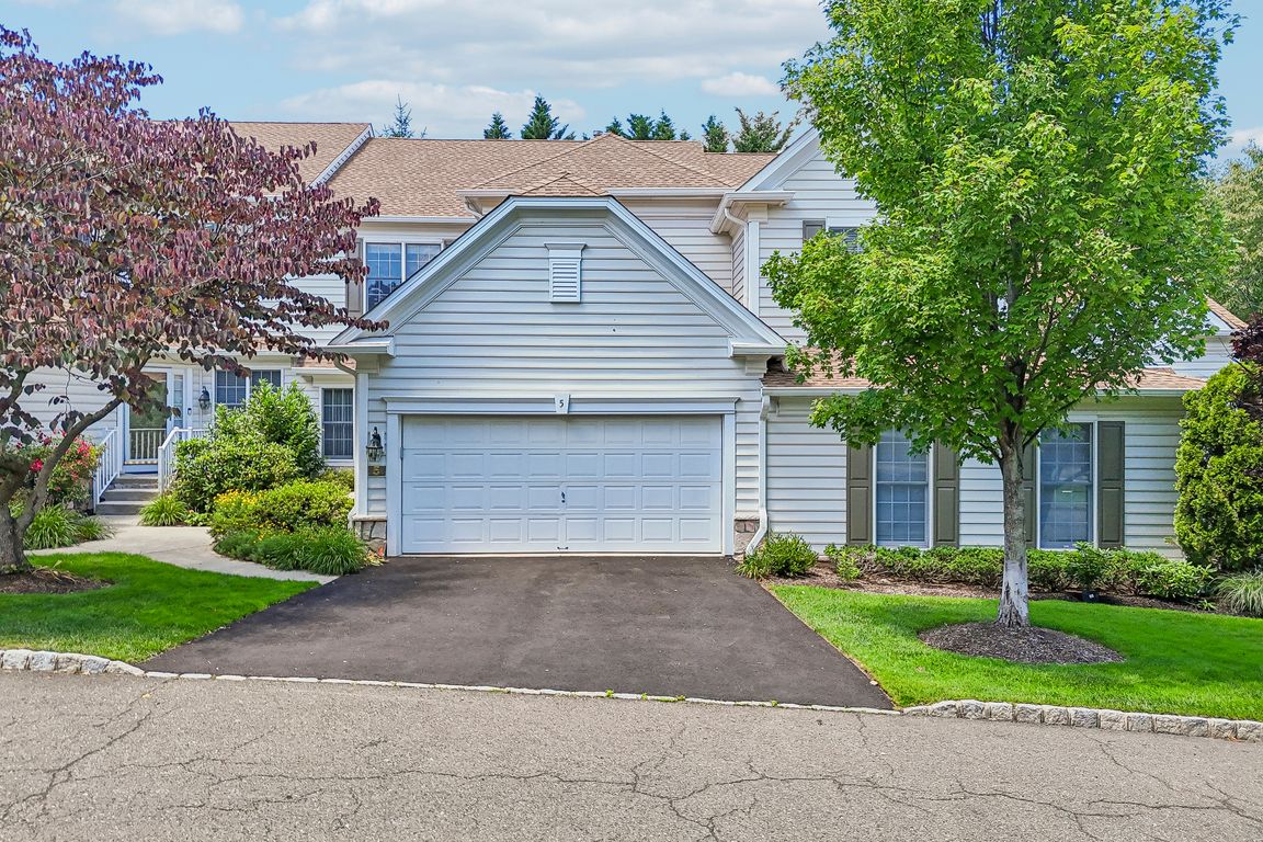 Scarlet Oak Ln-S2506-001.jpg