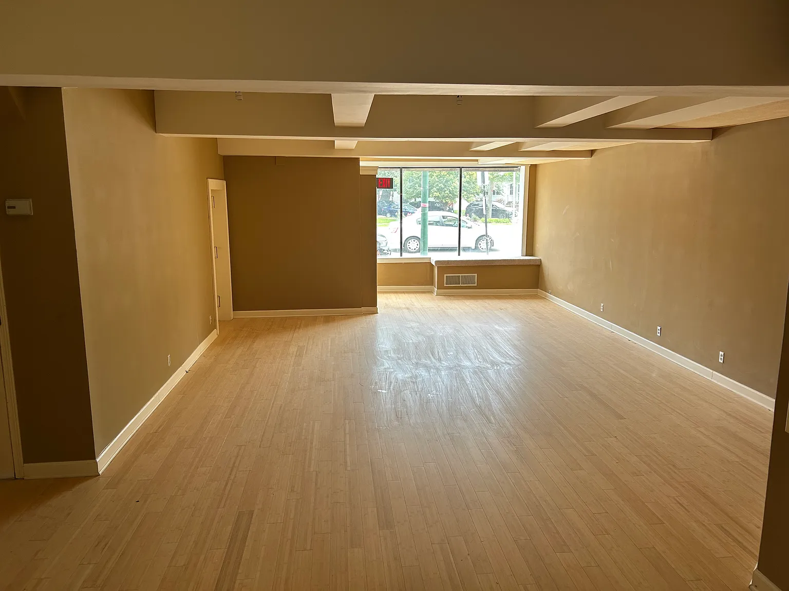 1 bed, 1.5 bath, 1800 sqft, $2,600 — Photo 2