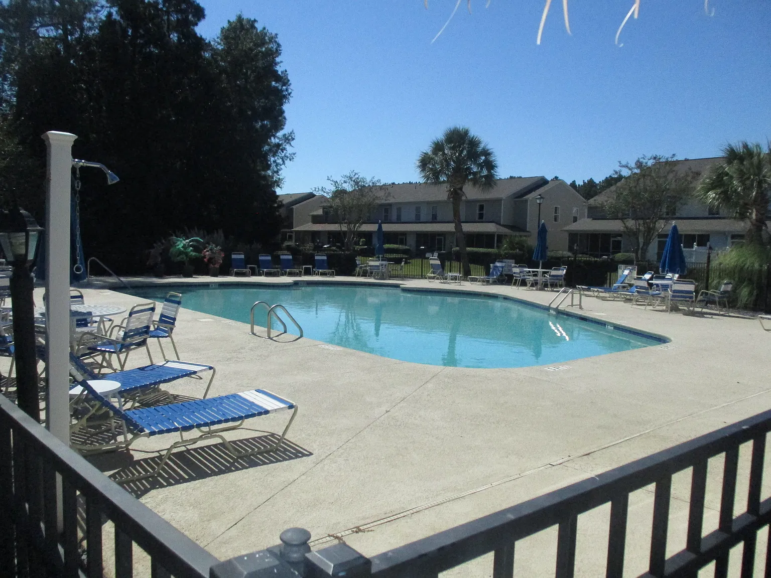 3 bed, 2.5 bath, 1700 sqft, $1,900 — Photo 2