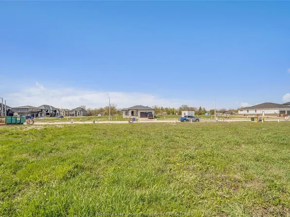 3680 Farrow Ave, Windsor, ON N9E 0A6