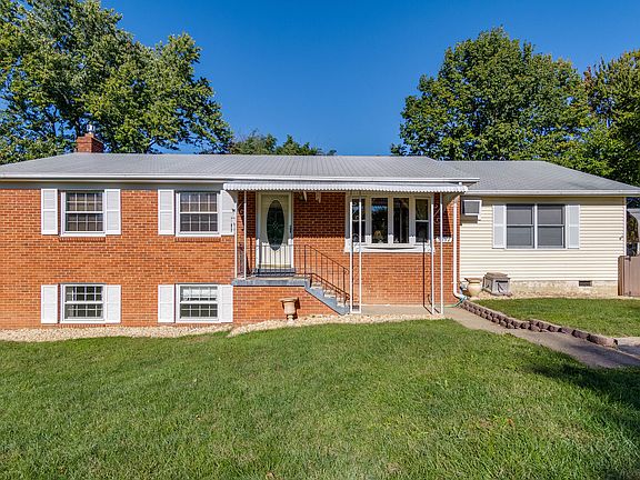 2nd image of 3092 Acorn Ct