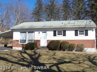 23 Manor Dr, Shavertown, PA 18708