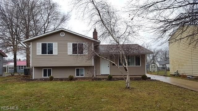 1st image of 438 Waterbury Dr