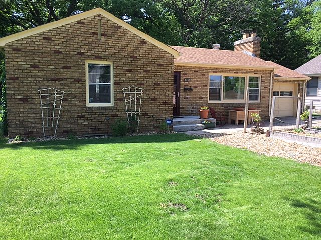 All brick charming rambler