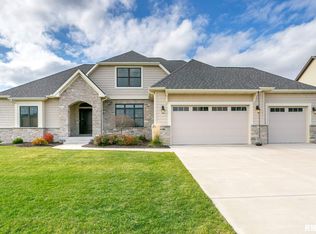 5638 Willmeyer Dr, Bettendorf, IA 52722