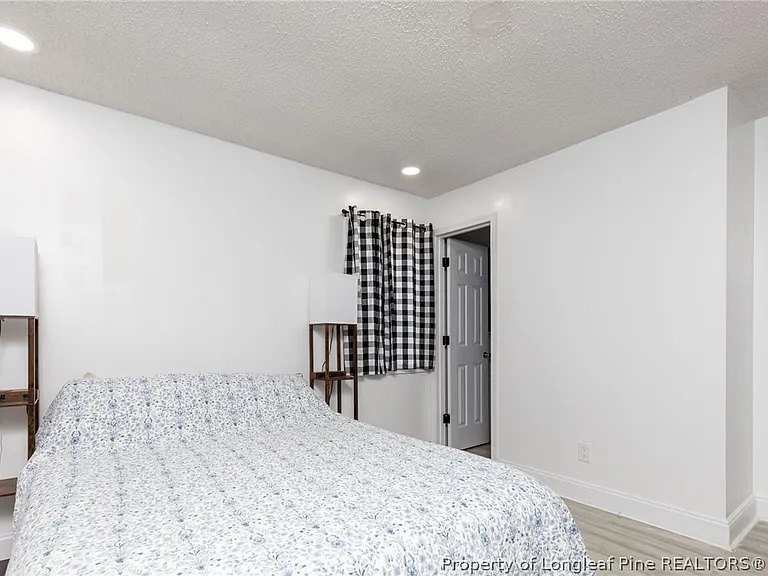 3230 Periwinkle Dr — Photo 18