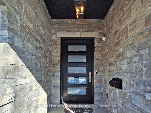 3rd image of 537 Marksbury Rd