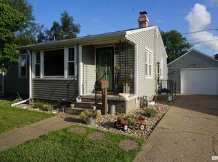 1504 Tennell Rd, Pekin, IL 61554