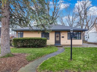 7992 S White Oak Ln, Hammond, IN 46324